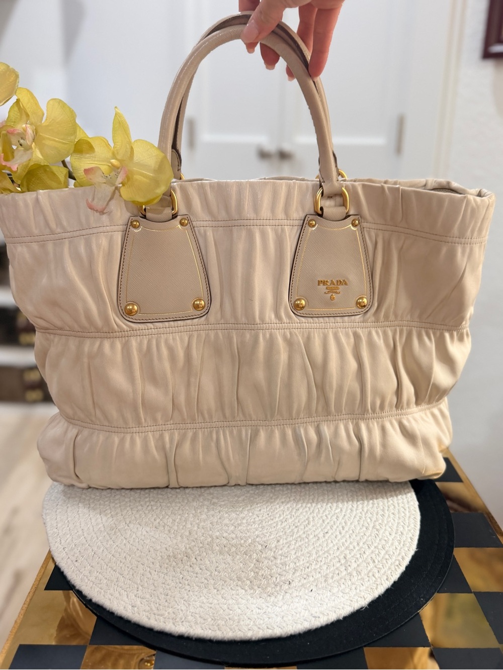 PRADA Gaufre Tote Bag Beige Lambskin Leather | Gold Hardware | VERY GOOD ❣️ - Picture 3 of 17